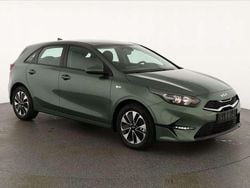 Experience grün metallic Neu 2025 Kia Ceed Limousine | 21.045 € (Guter Preis)
