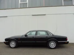 Schwarz Gebraucht 1999 Jaguar XJ8 Limousine | 12.900 € (Fairer Preis)