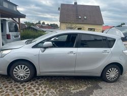 Silber Gebraucht 2012 Toyota Verso Van / Kleinbus | 9.900 € (Etwas zu teuer)