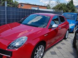 Rot Gebraucht 2013 Alfa Romeo Giulietta Limousine | 6.000 € (Fairer Preis)