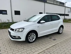 Weiß Gebraucht 2015 VW Polo LOUNGE Kleinwagen | 5.999 € (Guter Preis)