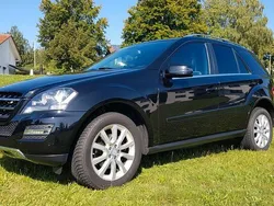 Schwarz Gebraucht 2011 Mercedes ML300 Edition 1 SUV | 20.200 € (Teuer)