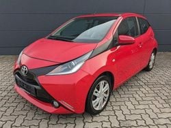 Vulcano rot Gebraucht 2016 Toyota Aygo X-wave Kleinwagen | 7.880 € (Superpreis)