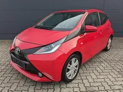 Vulcano rot Gebraucht 2016 Toyota Aygo X-wave Kleinwagen | 7.980 € (Superpreis)
