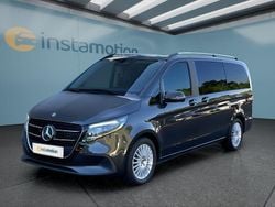 Grau Gebraucht 2024 Mercedes V220 Van / Kleinbus | 63.249 €