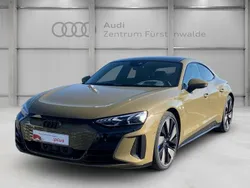 Taktikgrün metallic Gebraucht 2022 Audi e-tron SUV | 79.975 €