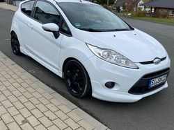 Weiß Gebraucht 2009 Ford Fiesta Sport Limousine | 3.300 € (Fairer Preis)