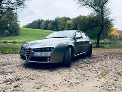 Grau Gebraucht 2007 Alfa Romeo 159 Distinctive Kombi | 4.999 €