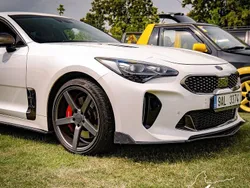 Weiß Gebraucht 2017 Kia Stinger Limousine | 21.000 € (Guter Preis)