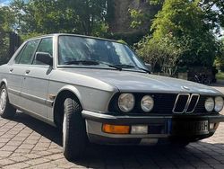 Silber Gebraucht 1987 BMW 518 Limousine | 10.000 €