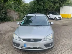 Silber Gebraucht 2006 Ford Focus Ghia Kombi | 3.850 € (Fairer Preis)