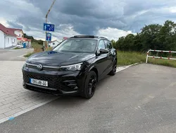 Schwarz Gebraucht 2024 VW Tiguan R-line SUV | 47.600 € (Superpreis)