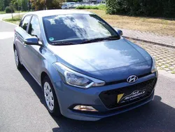 Aqua sparkling / met Gebraucht 2018 Hyundai i20 GO! Limousine | 9.199 € (Fairer Preis)