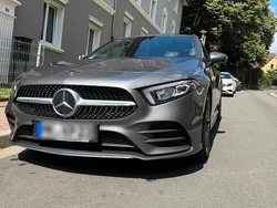 Grau Gebraucht 2022 Mercedes A180 AMG line Limousine | 30.500 € (Etwas zu teuer)
