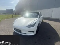 Weiß Gebraucht 2021 Tesla Model 3 RWD Limousine | 27.000 € (Etwas zu teuer)