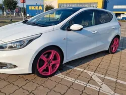 Weiß Gebraucht 2014 Kia Ceed FIFA World Cup Edition Limousine | 9.500 € (Fairer Preis)