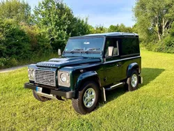 Grün Gebraucht 2015 Land Rover Defender SUV | 43.900 €