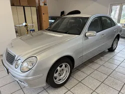 Silber Gebraucht 2002 Mercedes E220 Limousine | 8.999 €