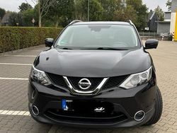 Schwarz Gebraucht 2017 Nissan Qashqai Tekna SUV | 13.000 € (Fairer Preis)