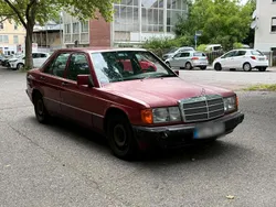 Rot Gebraucht 1991 Mercedes 190 Limousine | 1.100 €