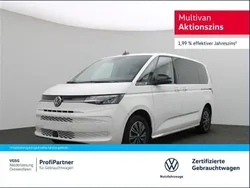 Weiß Gebraucht 2024 VW Multivan Life Van / Kleinbus | 52.990 € (Superpreis)