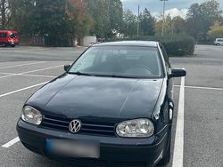 Blau Gebraucht 2002 VW Golf IV Limousine | 1.100 € (Guter Preis)