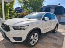 Weiß Gebraucht 2021 Volvo XC40 Momentum SUV | 22.900 € (Guter Preis)