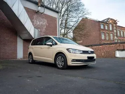 Gelb Gebraucht 2024 VW Touran Van / Kleinbus | 25.390 € (Guter Preis)