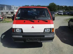 Rot Gebraucht 1991 Mitsubishi L300 Van / Kleinbus | 2.888 €