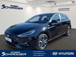 Phantom black / mic Gebraucht 2022 Hyundai i30 Trend Limousine | 26.490 € (Teuer)