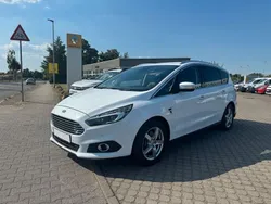 Weiß Gebraucht 2018 Ford S-MAX Titanium Van / Kleinbus | 18.990 € (Fairer Preis)