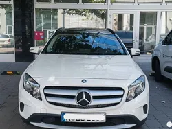 Weiß Gebraucht 2016 Mercedes GLA180 SUV | 17.999 € (Fairer Preis)
