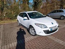 Weiß Gebraucht 2009 Renault Mégane GrandTour Dynamique Kombi | 4.300 € (Fairer Preis)