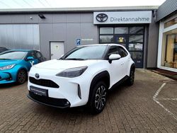 Weiß Gebraucht 2023 Toyota Yaris Hybrid Team Kleinwagen | 24.980 € (Teuer)