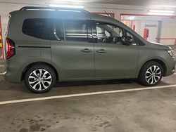 Andere farben Gebraucht 2023 Renault Kangoo Kombi | 39.900 €