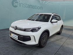 Weiß Gebraucht 2024 VW Tiguan Life SUV | 38.490 € (Etwas zu teuer)