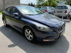 Blau Gebraucht 2013 Volvo V40 Kinetic Kombi | 5.699 € (Fairer Preis)