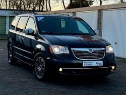 Schwarz Gebraucht 2014 Lancia Voyager S Van / Kleinbus | 12.977 € (Fairer Preis)
