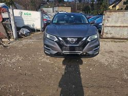 Gun metallic (m) Gebraucht 2017 Nissan Qashqai Tekna SUV | 13.250 € (Etwas zu teuer)