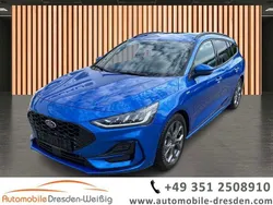 Blau Gebraucht 2024 Ford Focus ST-Line X Limousine | 24.980 € (Guter Preis)