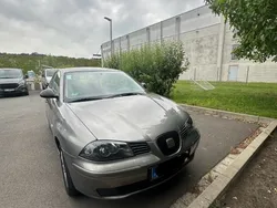 Grau Gebraucht 2005 Seat Ibiza Reference Limousine | 1.500 € (Fairer Preis)