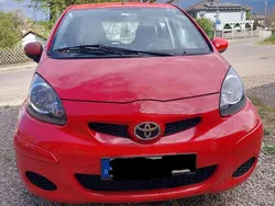 Rot Gebraucht 2010 Toyota Aygo Kleinwagen | 2.000 € (Guter Preis)