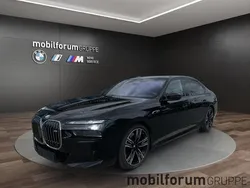 Schwarz Gebraucht 2024 BMW M760e M Sport Limousine | 114.999 € (Superpreis)