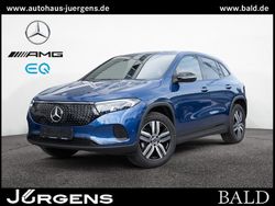 Blau spektralblau Gebraucht 2024 Mercedes EQA300 Electric Art SUV | 35.870 € (Fairer Preis)