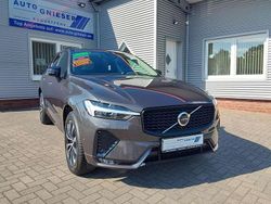 Grau Gebraucht 2023 Volvo XC60 Plus SUV | 43.900 € (Fairer Preis)