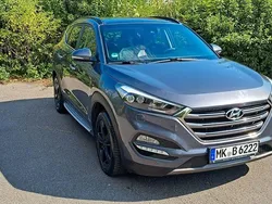 Grau Gebraucht 2015 Hyundai Tucson Intro Edition SUV | 14.199 € (Fairer Preis)
