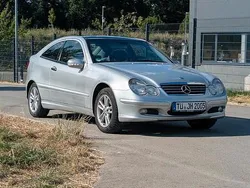 Silber Gebraucht 2003 Mercedes C230 Coupé | 4.400 €