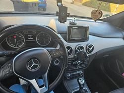 Schwarz Gebraucht 2012 Mercedes B200 Van / Kleinbus | 5.800 € (Superpreis)