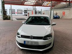 Weiß Gebraucht 2010 VW Polo Team Kleinwagen | 6.300 € (Etwas zu teuer)