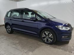 Blau Gebraucht 2024 VW Touran Comfortline Van / Kleinbus | 29.686 € (Guter Preis)